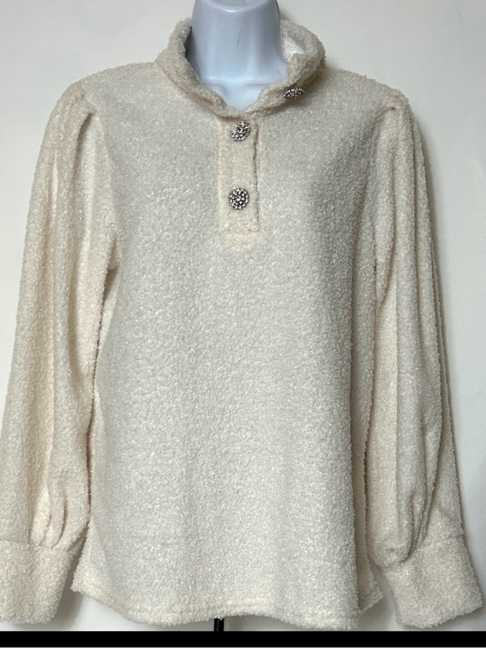 Adrienne Vittadini Women’s Size Small Cream Color Soft Lightweight Pullover Top